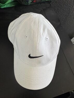 Nike Kids White Baseball Cap with Black Swoosh Logo